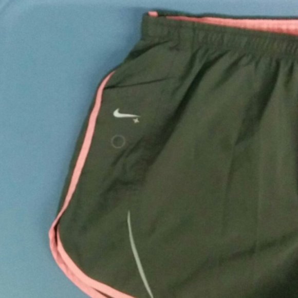 grey fitDry shorts XS - Picture 4 of 7